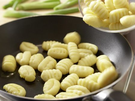 Salbei-Gemüse-Gnocchi Zubereitung Schritt 3 Salbei-Gemüse-Gnocchi Zubereitung Schritt 3