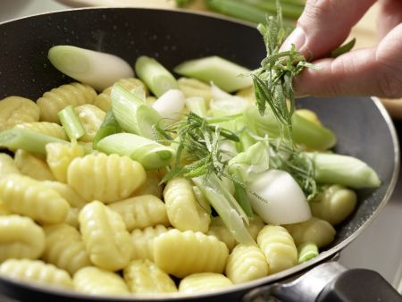 Salbei-Gemüse-Gnocchi Zubereitung Schritt 4 Salbei-Gemüse-Gnocchi Zubereitung Schritt 4