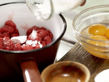 Salzburger Nockerln – smarter Zubereitung Schritt 1 Salzburger Nockerln – smarter Zubereitung Schritt 1