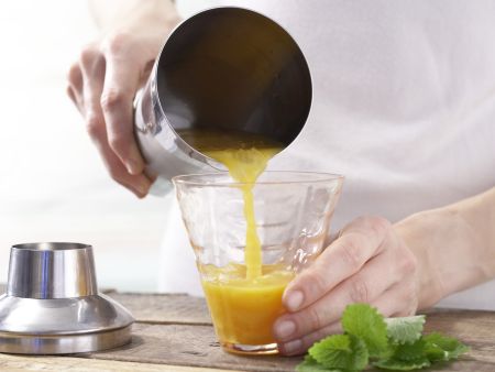 Sanddorn-Sauerkraut-Mix Zubereitung Schritt 1 Sanddorn-Sauerkraut-Mix Zubereitung Schritt 1