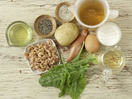 Sauerampfer-Cremesuppe Zubereitung Schritt 1 Sauerampfer-Cremesuppe Zubereitung Schritt 1