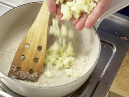 Sauerampfer-Cremesuppe Zubereitung Schritt 5 Sauerampfer-Cremesuppe Zubereitung Schritt 5
