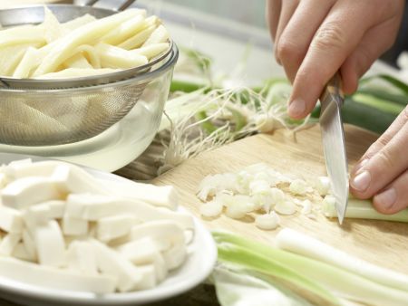 Scharf-saure Suppe Zubereitung Schritt 3 Scharf-saure Suppe Zubereitung Schritt 3