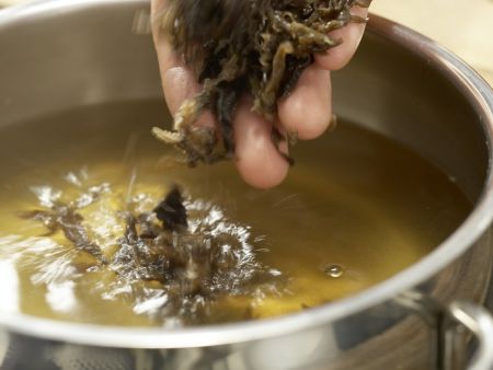 Scharf-saure Suppe Zubereitung Schritt 4 Scharf-saure Suppe Zubereitung Schritt 4