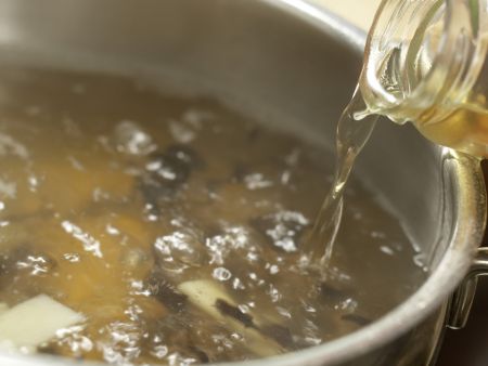 Scharf-saure Suppe Zubereitung Schritt 6 Scharf-saure Suppe Zubereitung Schritt 6