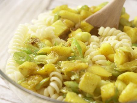 Scharfe Curry-Mango-Nudeln Zubereitung Schritt 7 Scharfe Curry-Mango-Nudeln Zubereitung Schritt 7