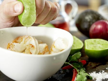 Scharfe Garnelen auf Avocadocreme Zubereitung Schritt 4 Scharfe Garnelen auf Avocadocreme Zubereitung Schritt 4