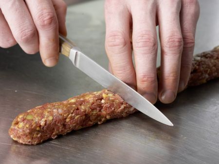 Scharfe Hack-Paprika-Röllchen Zubereitung Schritt 6 Scharfe Hack-Paprika-Röllchen Zubereitung Schritt 6