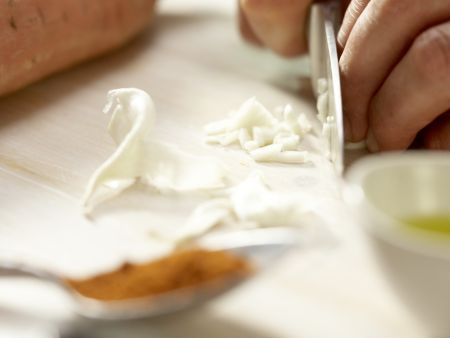 Scharfe Süßkartoffeln vom Blech Zubereitung Schritt 1 Scharfe Süßkartoffeln vom Blech Zubereitung Schritt 1
