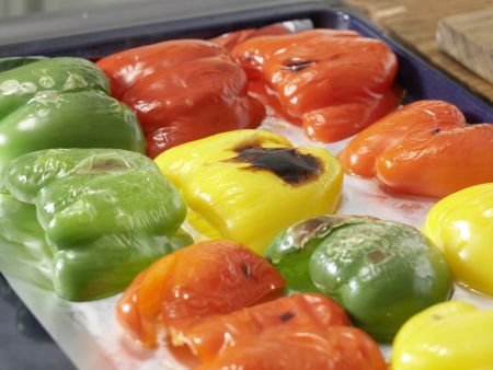 Schichtsalat mit Paprika und Sesam Zubereitung Schritt 2 Schichtsalat mit Paprika und Sesam Zubereitung Schritt 2