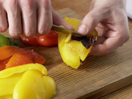 Schichtsalat mit Paprika und Sesam Zubereitung Schritt 8 Schichtsalat mit Paprika und Sesam Zubereitung Schritt 8