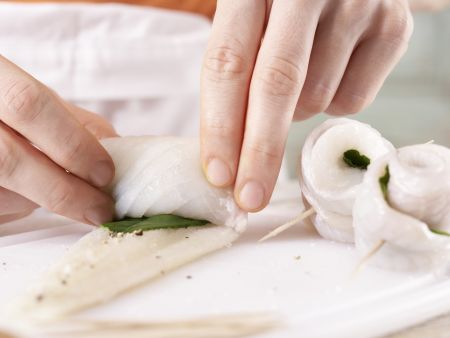 Schollenfiletröllchen Zubereitung Schritt 4 Schollenfiletröllchen Zubereitung Schritt 4