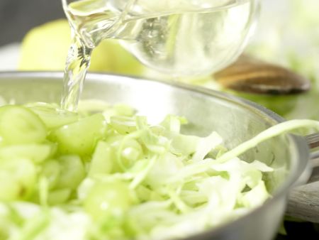 Schollenröllchen auf Spitzkohl Zubereitung Schritt 7 Schollenröllchen auf Spitzkohl Zubereitung Schritt 7