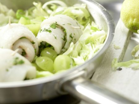 Schollenröllchen auf Spitzkohl Zubereitung Schritt 8 Schollenröllchen auf Spitzkohl Zubereitung Schritt 8