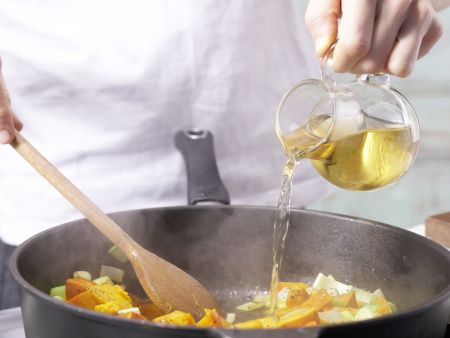 Schweinefilet mit Kürbis-Apfel-Gemüse Zubereitung Schritt 4 Schweinefilet mit Kürbis-Apfel-Gemüse Zubereitung Schritt 4