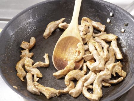 Schweinefilet-Lauch-Pfanne Zubereitung Schritt 6 Schweinefilet-Lauch-Pfanne Zubereitung Schritt 6