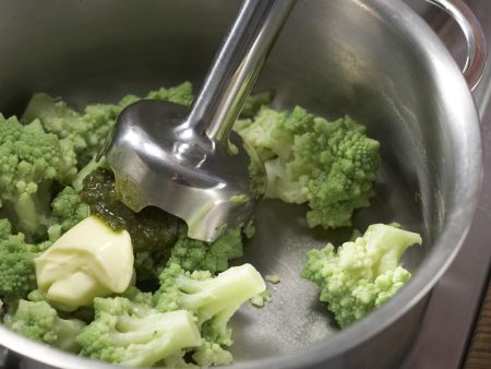 Schweinefilet mit Romanesco-Püree Zubereitung Schritt 6 Schweinefilet mit Romanesco-Püree Zubereitung Schritt 6