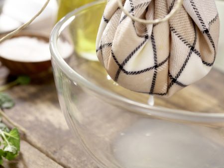 Selbstgemachter Schafskäse Zubereitung Schritt 4 Selbstgemachter Schafskäse Zubereitung Schritt 4