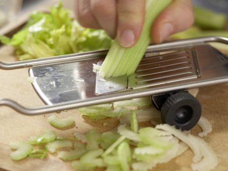Selleriesuppe Zubereitung Schritt 9 Selleriesuppe Zubereitung Schritt 9