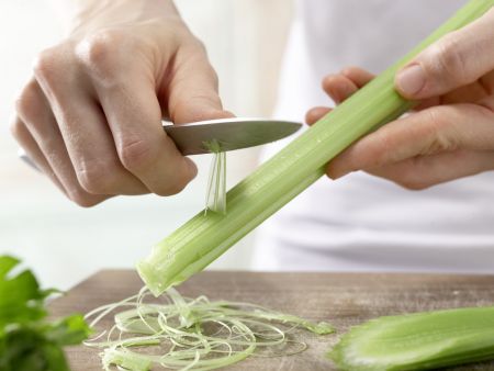 Semmelknödel auf Gemüse Zubereitung Schritt 2 Semmelknödel auf Gemüse Zubereitung Schritt 2