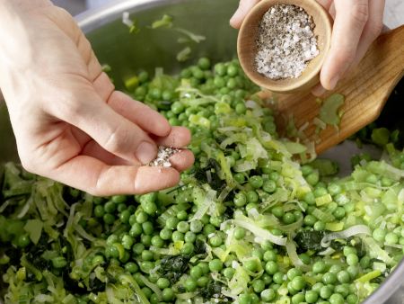 Semmelknödel auf Gemüse Zubereitung Schritt 8 Semmelknödel auf Gemüse Zubereitung Schritt 8