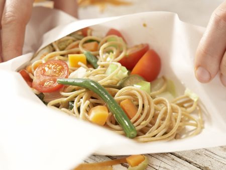 Spaghetti in Backpapier Zubereitung Schritt 8 Spaghetti in Backpapier Zubereitung Schritt 8