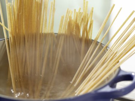 Spaghetti mit Kräuter-Sojacreme Zubereitung Schritt 4 Spaghetti mit Kräuter-Sojacreme Zubereitung Schritt 4