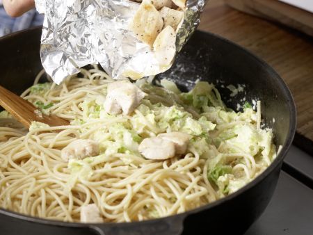 Spaghetti-Topf mit Wirsing Zubereitung Schritt 11 Spaghetti-Topf mit Wirsing Zubereitung Schritt 11