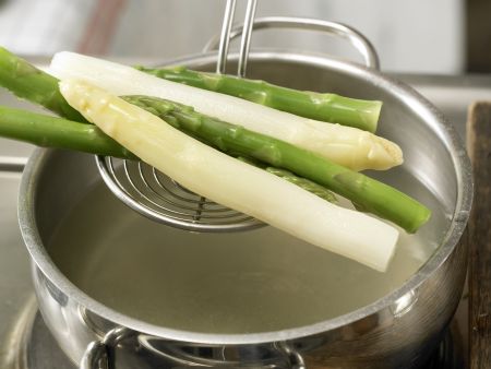 Spargel mit Eier-Vinaigrette Zubereitung Schritt 9 Spargel mit Eier-Vinaigrette Zubereitung Schritt 9