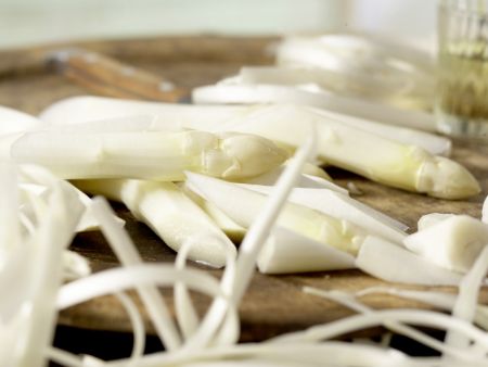 Spargel-Erbsen-Gemüse Zubereitung Schritt 1 Spargel-Erbsen-Gemüse Zubereitung Schritt 1