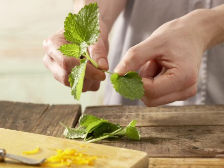 Spargel-Melonen-Cocktail Zubereitung Schritt 4 Spargel-Melonen-Cocktail Zubereitung Schritt 4
