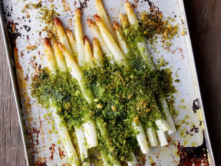 Spargel mit Zitronen-Kräuter-Kruste