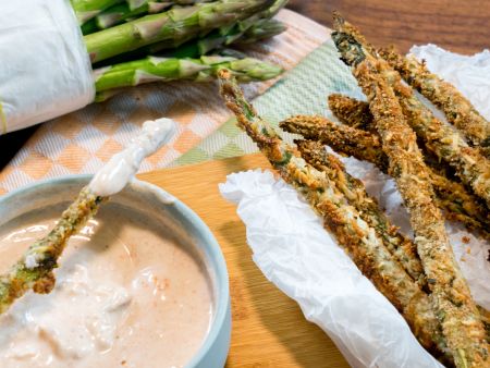 Spargel-Pommes mit Knoblauch-Dip
