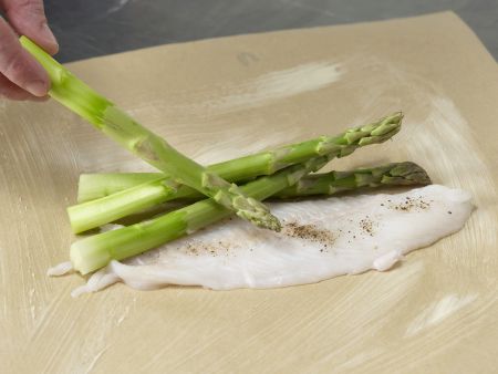 Spargel auf Schollenfilet Zubereitung Schritt 5 Spargel auf Schollenfilet Zubereitung Schritt 5