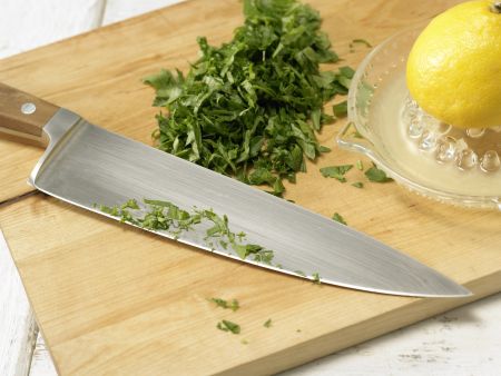 Spargelcremesuppe – smarter Zubereitung Schritt 1 Spargelcremesuppe – smarter Zubereitung Schritt 1