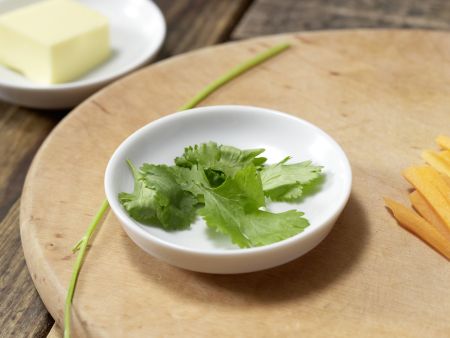 Spargelsuppe mit Möhren Zubereitung Schritt 4 Spargelsuppe mit Möhren Zubereitung Schritt 4