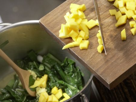 Spinat-Mango-Gemüse Zubereitung Schritt 7 Spinat-Mango-Gemüse Zubereitung Schritt 7