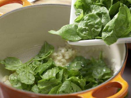Spinatsuppe mit Muffins Zubereitung Schritt 6 Spinatsuppe mit Muffins Zubereitung Schritt 6