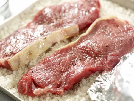 Steaks vom Salzbett Zubereitung Schritt 7 Steaks vom Salzbett Zubereitung Schritt 7