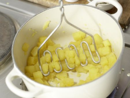 Steckrübenpüree Zubereitung Schritt 5 Steckrübenpüree Zubereitung Schritt 5