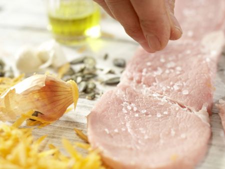 Steirische Kalbsrouladen Zubereitung Schritt 3 Steirische Kalbsrouladen Zubereitung Schritt 3
