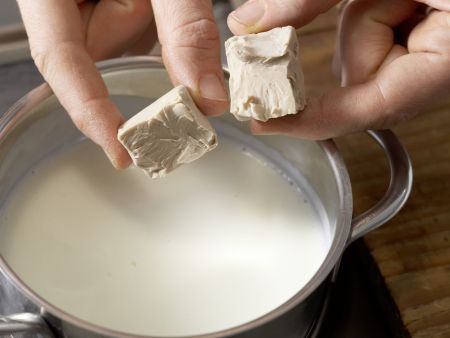 Stutenkerle Zubereitung Schritt 1 Stutenkerle Zubereitung Schritt 1