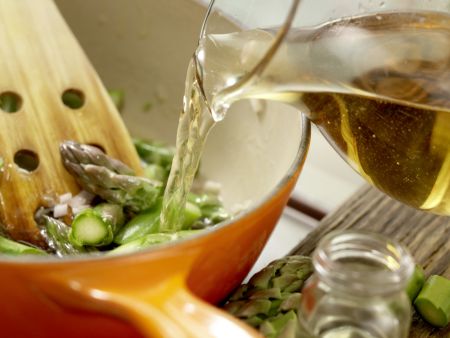 Süppchen von grünem Spargel Zubereitung Schritt 3 Süppchen von grünem Spargel Zubereitung Schritt 3