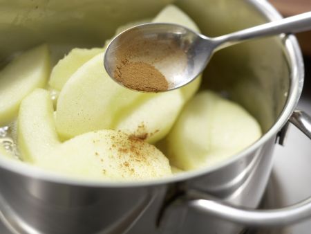Süßes Apfel-Soufflé Zubereitung Schritt 4 Süßes Apfel-Soufflé Zubereitung Schritt 4