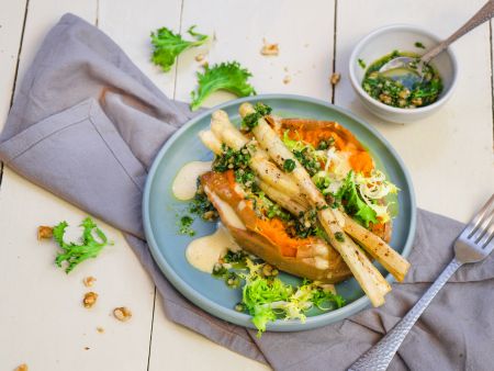 Süßkartoffel-Kumpir mit Spargel