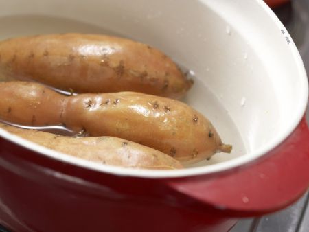 Süßkartoffeln mit Spinatsalat Zubereitung Schritt 1 Süßkartoffeln mit Spinatsalat Zubereitung Schritt 1