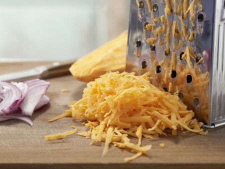 Süßkartoffelpuffer auf Löwenzahn Zubereitung Schritt 2 Süßkartoffelpuffer auf Löwenzahn Zubereitung Schritt 2