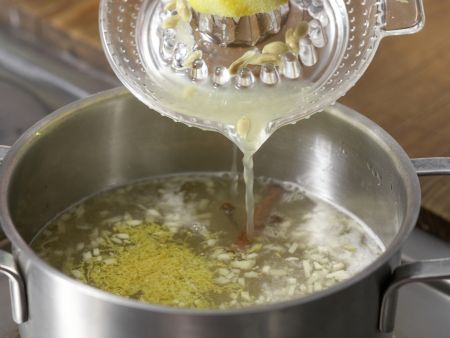 Süßsaures Kürbiskompott Zubereitung Schritt 5 Süßsaures Kürbiskompott Zubereitung Schritt 5