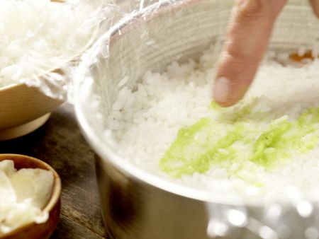 Sushi-Torte Zubereitung Schritt 4 Sushi-Torte Zubereitung Schritt 4