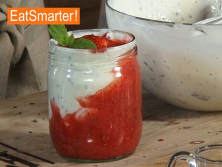 Erdbeerquark für kleine Kinder zubereiten